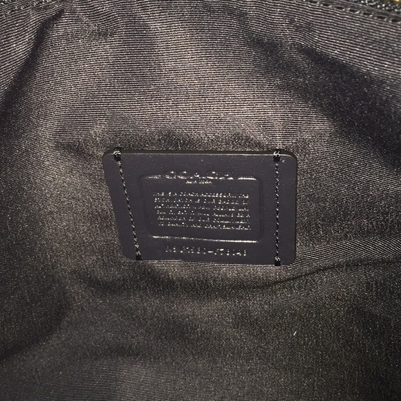 Coach Large Wristlet 30 with Chelsea anima… - Picture 6 of 6